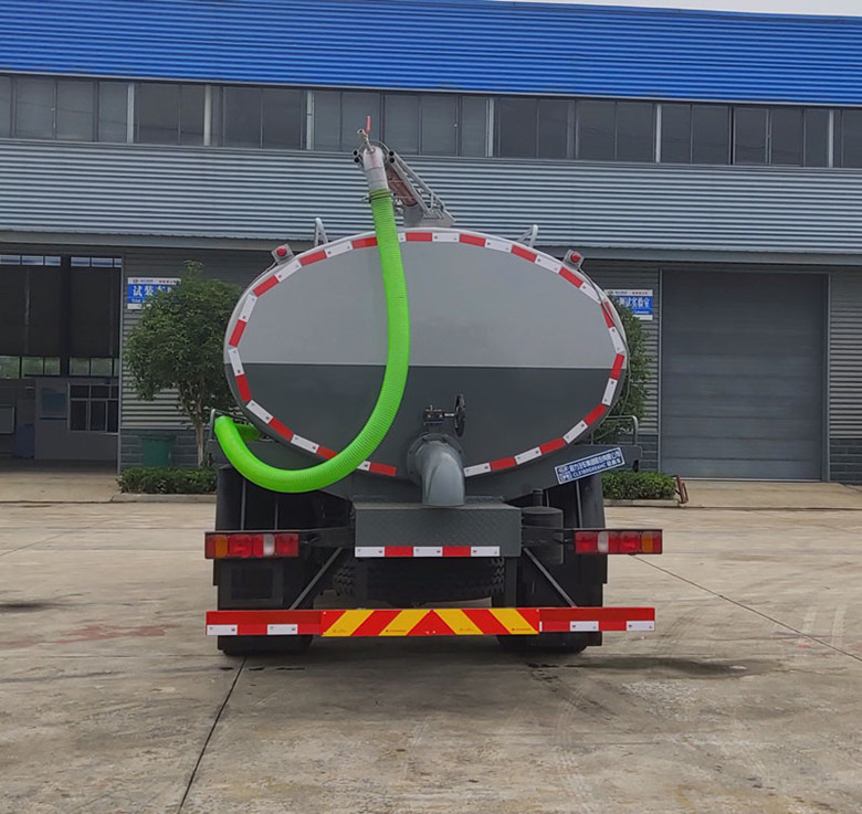 程力國六重汽豪沃吸糞車