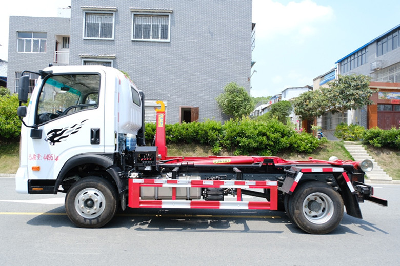 藍(lán)牌重汽王牌車廂可卸式垃圾車