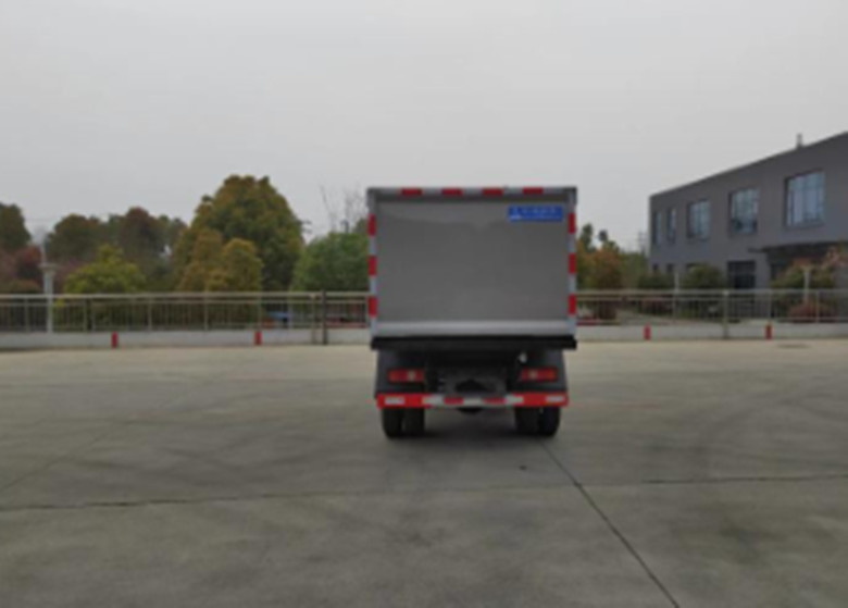 東風(fēng)純電動(dòng)掛桶式垃圾車