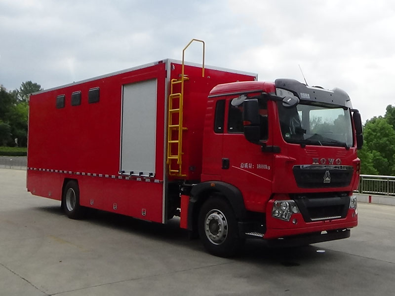 程力重汽豪沃淋浴車(chē)