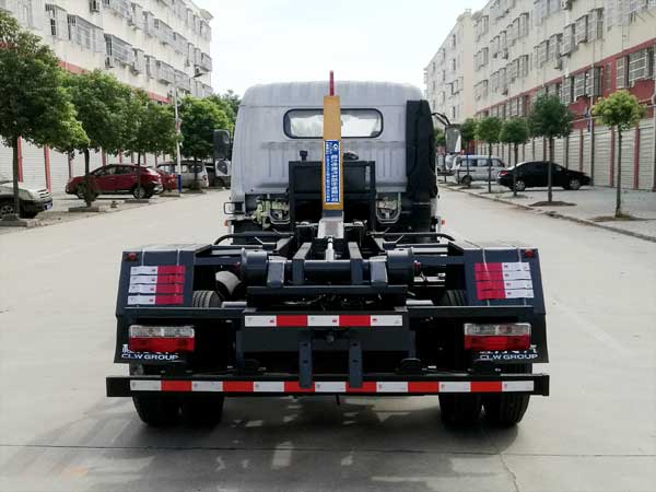 國(guó)六東風(fēng)多利卡（8方）車廂可卸式垃圾車