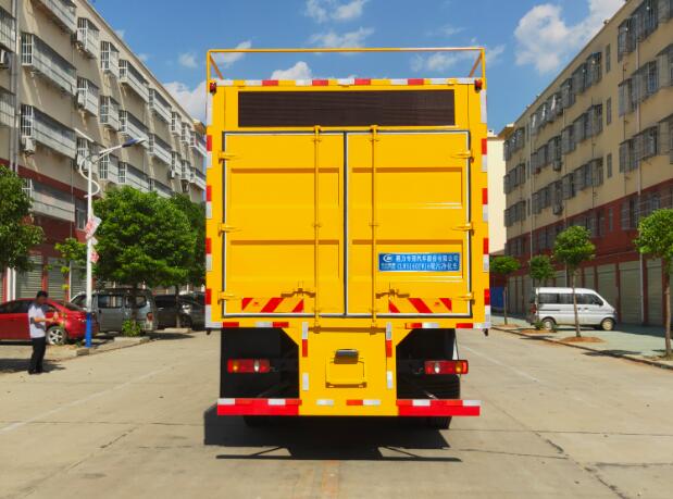 東風(fēng)天錦吸污凈化車