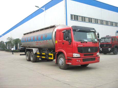 重汽豪濼后八輪粉粒物料運輸車(ZZ1257)