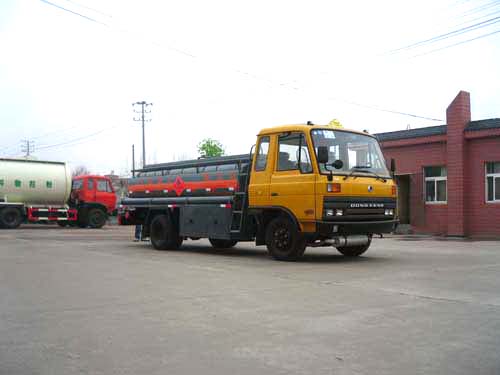 東風(fēng)輕卡化工液體運(yùn)輸車