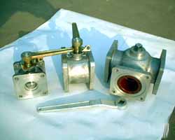 　球閥、三通四位　