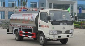 東風(fēng)福瑞卡鮮奶運輸車